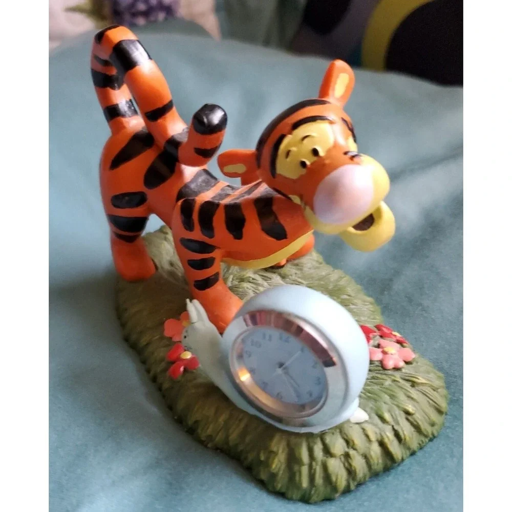 Adorable Tigger and Friends Desk Clock with Blue Snail